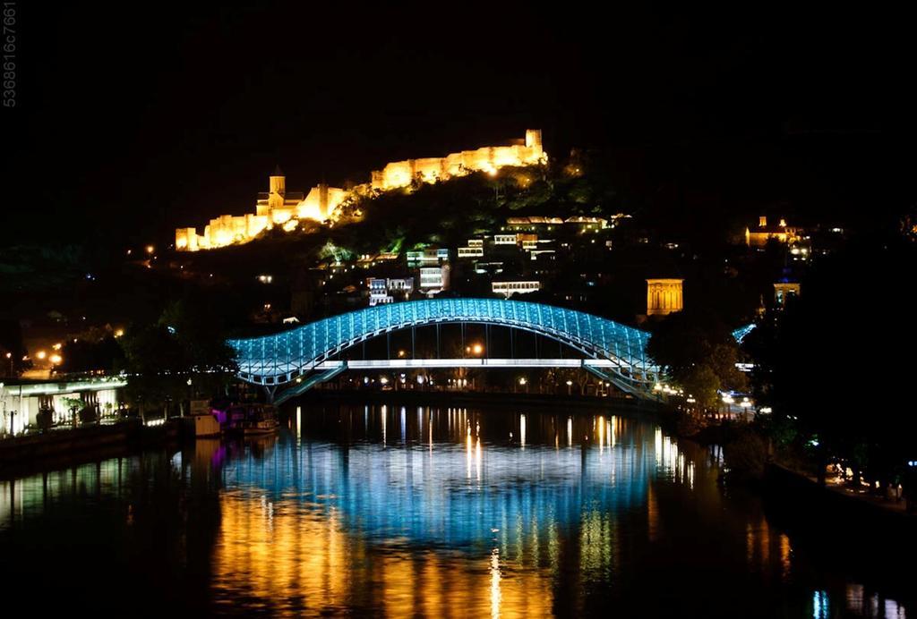 Freedom Square Apartment Tbilisi Exteriör bild